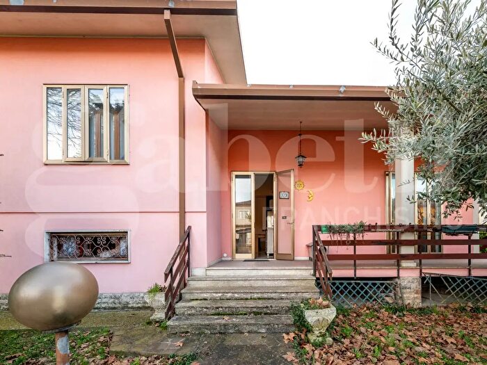 Casa con 10 locali in vendita in Via San Giacomo, Monselice