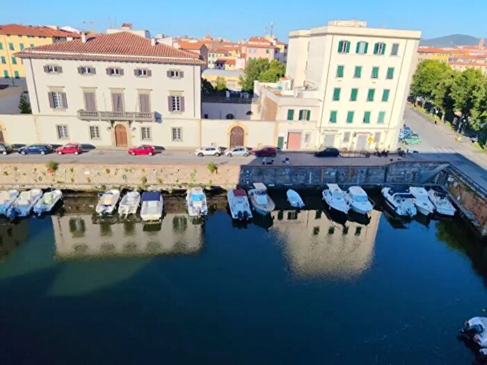 Appartamento quadrilocale in vendita in Via San Marco, Livorno