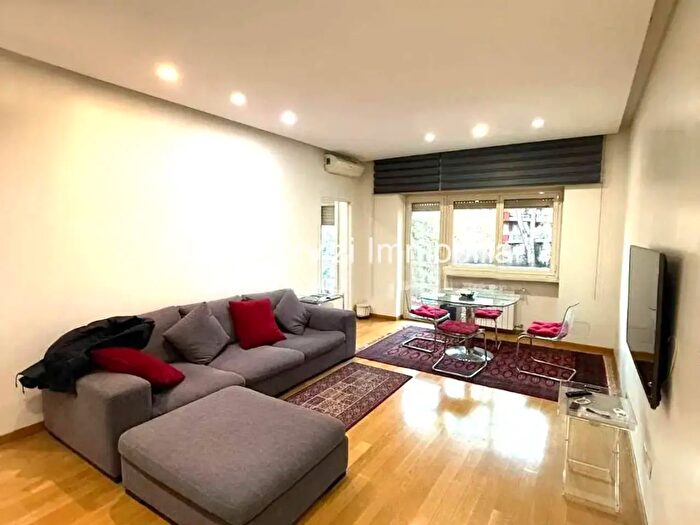 Appartamento quadrilocale in vendita in Viale degli Ammiragli, Roma