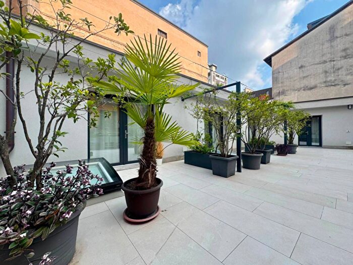 Appartamento trilocale in affitto in Via Carlo Poma, Indipendenza, Milano