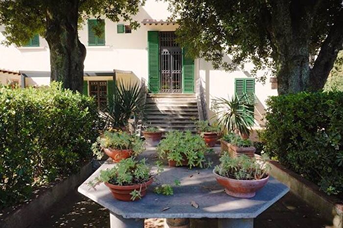 Appartamento con 6 locali in affitto in Due Strade San Gaggio, Firenze