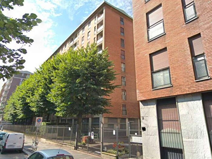 Appartamento bilocale in affitto in viale Scarampo, Monte Rosa Lotto, Milano