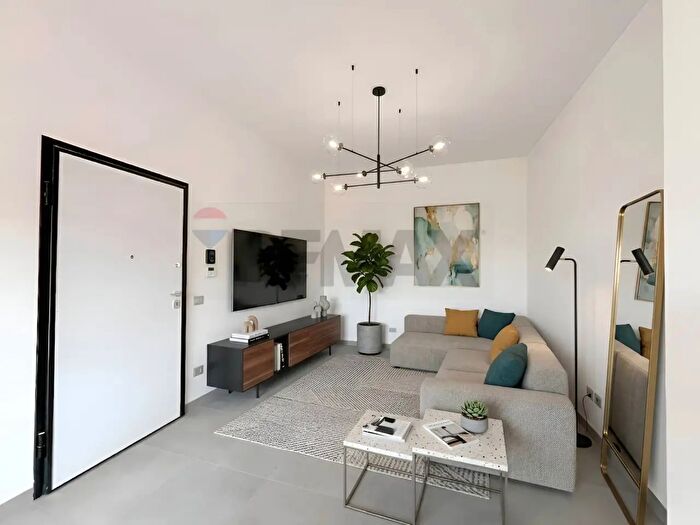 Appartamento trilocale in vendita in Via Friuli Venezia Giulia, Terracina