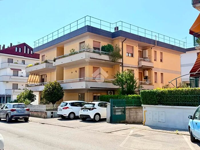 Appartamento con 5 locali in vendita in Via Giunti, Montemurlo