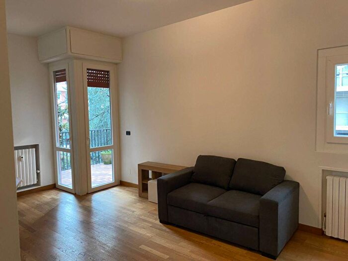 Appartamento bilocale in affitto in Via Zurigo, Inganni, Milano