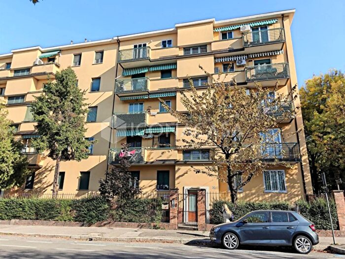 Appartamento trilocale in vendita in Via Camillo Casarini Pal, Bologna