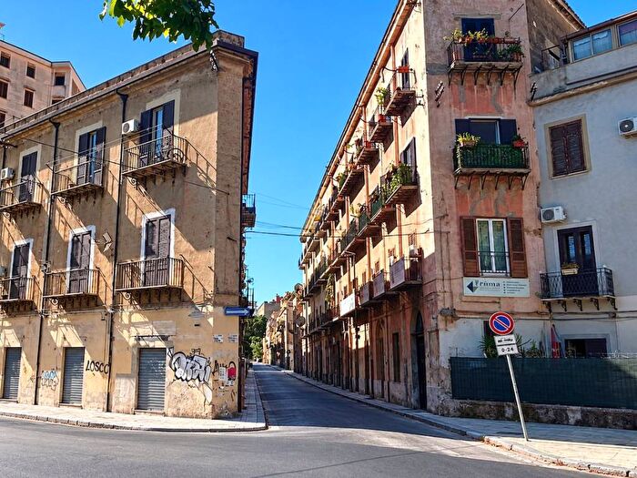 Appartamento quadrilocale in affitto in Via Giuseppe Whitaker, Zisa, Palermo