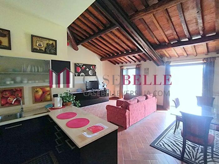 Appartamento trilocale in vendita in Camaiore