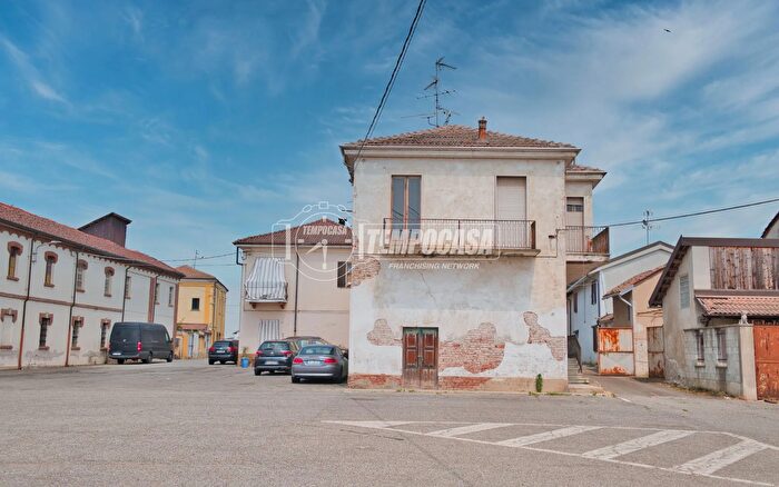 Casa quadrilocale in vendita in Pezzana