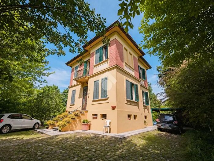 Casa con 5 locali in vendita in Via Angelo Masini, Zola Predosa