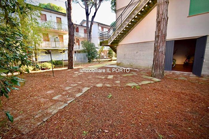 Casa con 6 locali in vendita in Comacchio