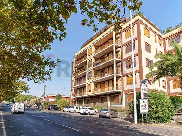 Appartamento con 7 locali in vendita in Viale Andrea Doria, Catania
