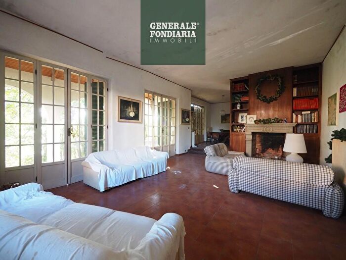 Casa con 12 locali in vendita in Bolano