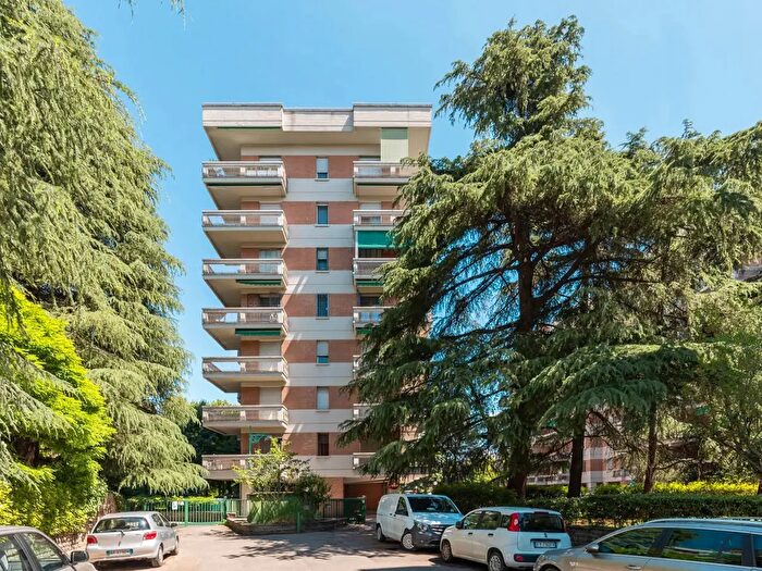 Appartamento con 5 locali in vendita in Viale Roma, Bologna