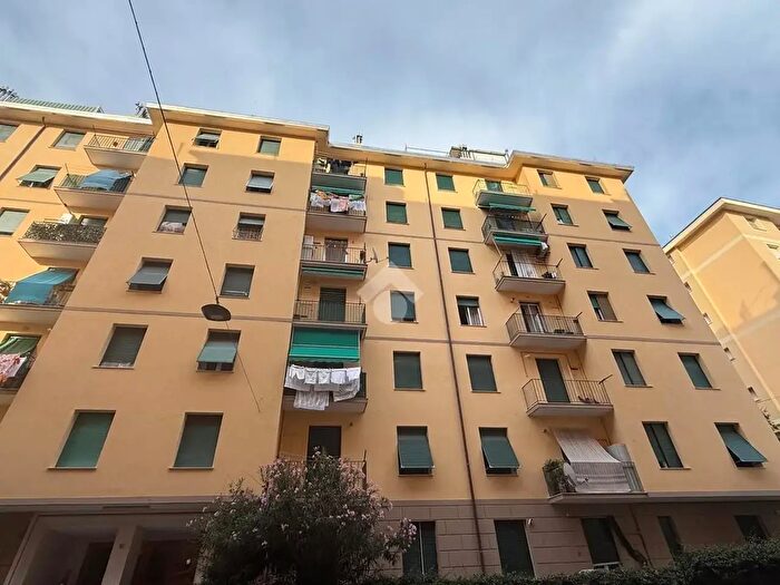 Appartamento con 5 locali in vendita in Via dell'Acciaio, Genova