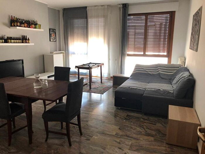 Appartamento quadrilocale in affitto in Galleria Trieste, Scrovegni, Padova