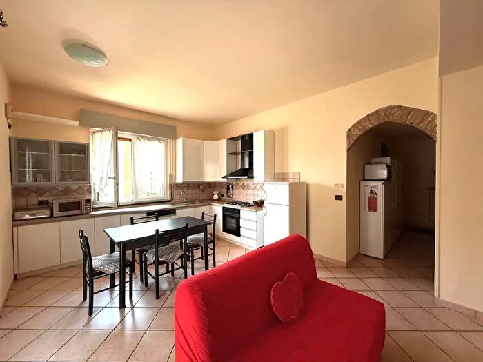 Appartamento bilocale in vendita in Via Mazzini, Borghetto Santo Spirito