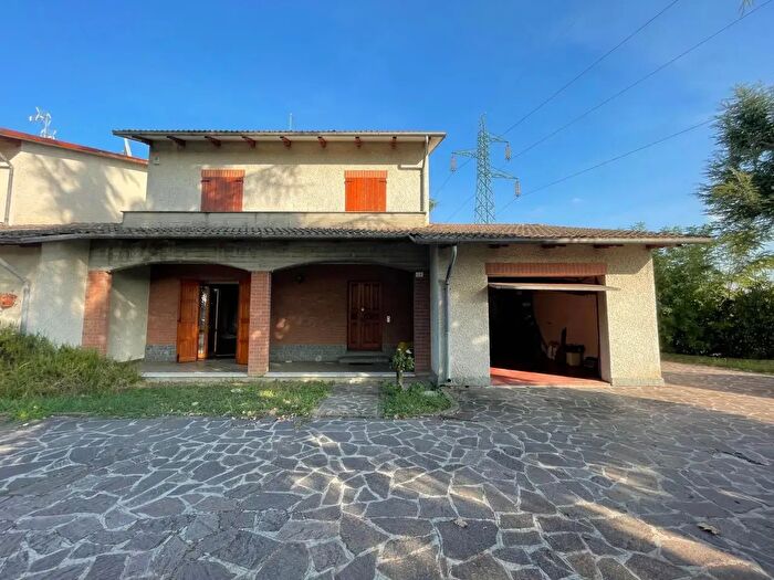 Casa con 6 locali in vendita in Castelnuovo Rangone