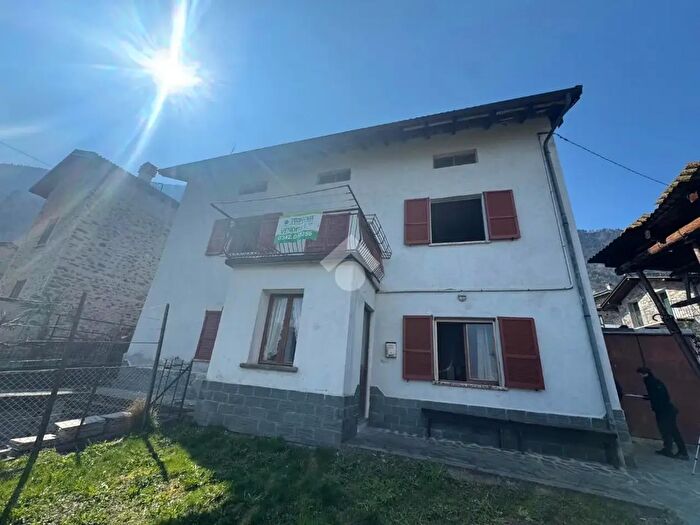 Casa quadrilocale in vendita in Via Bocchetti, Colorina