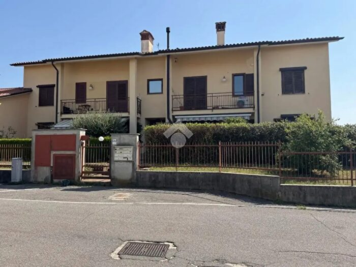 Appartamento quadrilocale in vendita in Via dei Tigli, Casatenovo