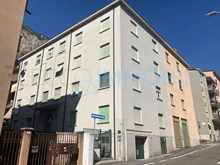 Appartamento trilocale in vendita in Via Trento, Lecco