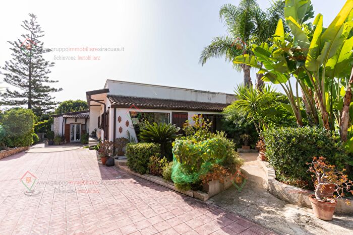 Casa quadrilocale in vendita in Siracusa