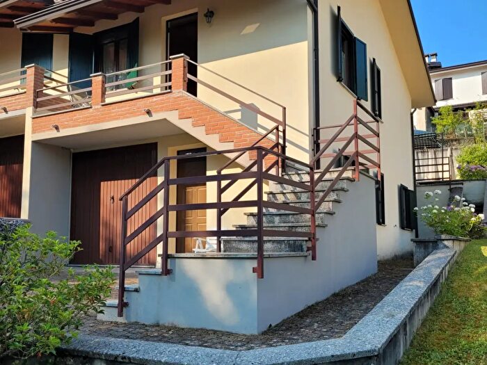 Casa trilocale in vendita in Via Gallina Tassi, Ferriere