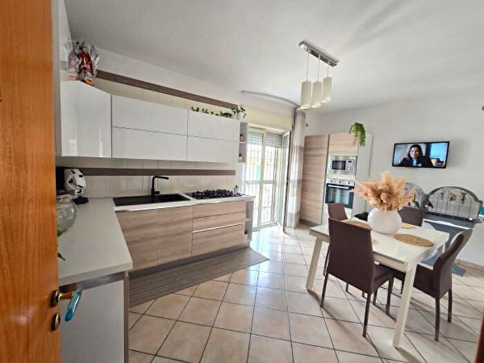 Appartamento trilocale in vendita in Via Salvatore di Giacomo, Pozzuoli