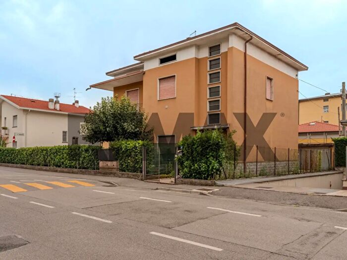 Appartamento quadrilocale in vendita in Mozzo
