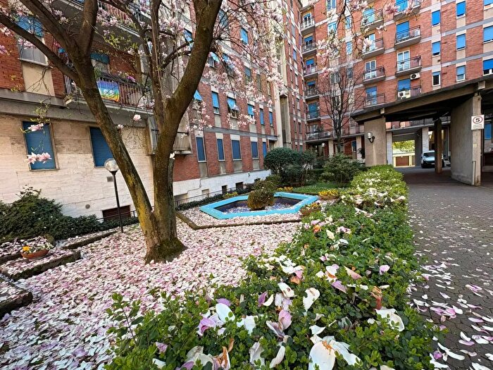 Appartamento bilocale in vendita in Via Arcivescovo Romilli, Milano