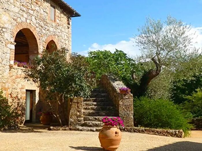 Casa con 15 locali in vendita in Monteriggioni