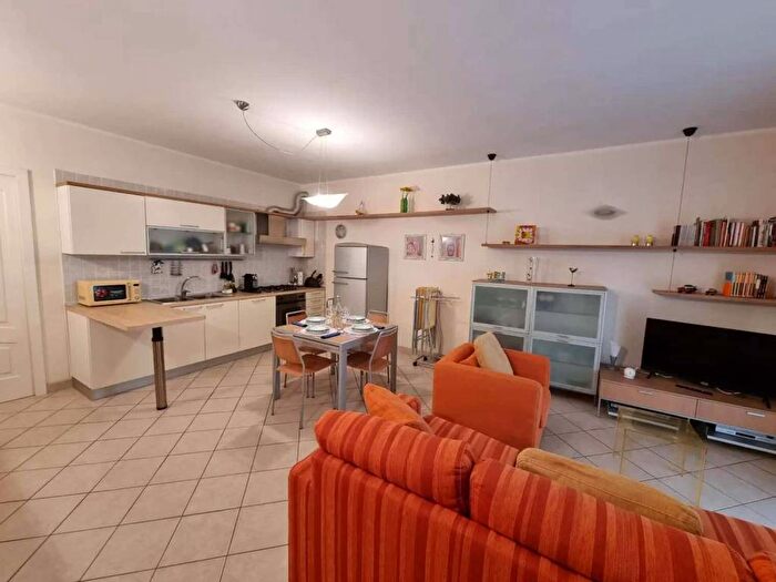 Appartamento trilocale in affitto in Via Aurelia, Centro, Loano