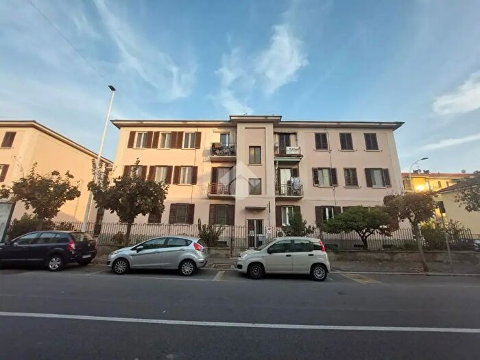 Appartamento trilocale in affitto in Via Umberto Olevano, Pavia