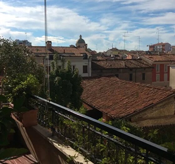 Appartamento quadrilocale in vendita in Via Cittadella Piacenza, Piacenza