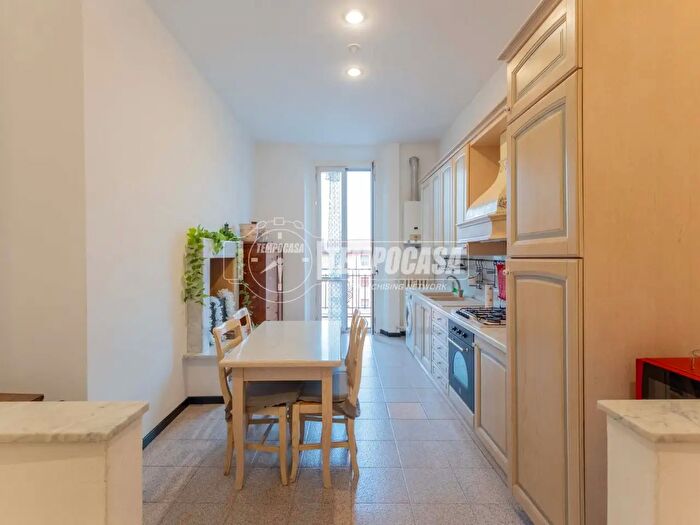 Appartamento trilocale in vendita in Via Pellegrino Rossi, Milano