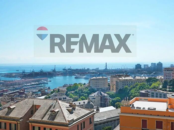 Appartamento con 7 locali in vendita in Via Marco Polo, Genova