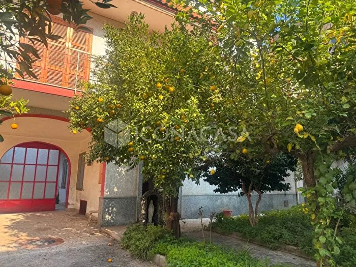 Casa con 8 locali in vendita in Via Papa Giovanni XXIII, Tufino