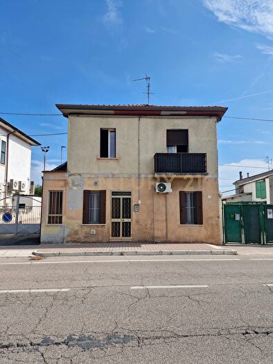 Casa con 5 locali in vendita in Via Rovigo, Legnago