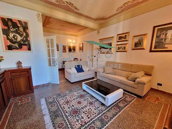 Appartamento con 5 locali in vendita in Rapallo