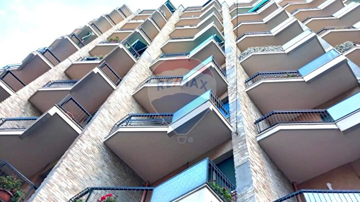 Appartamento con 7 locali in vendita in Via Antonio Manno, Genova