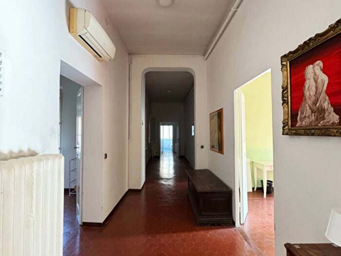 Appartamento con 5 locali in affitto in Via Modonella, Centro Storico, Modena