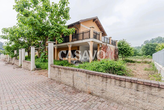 Casa con 6 locali in vendita in Montalenghe