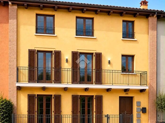 Casa con 12 locali in vendita in Via Villanova, Giaveno