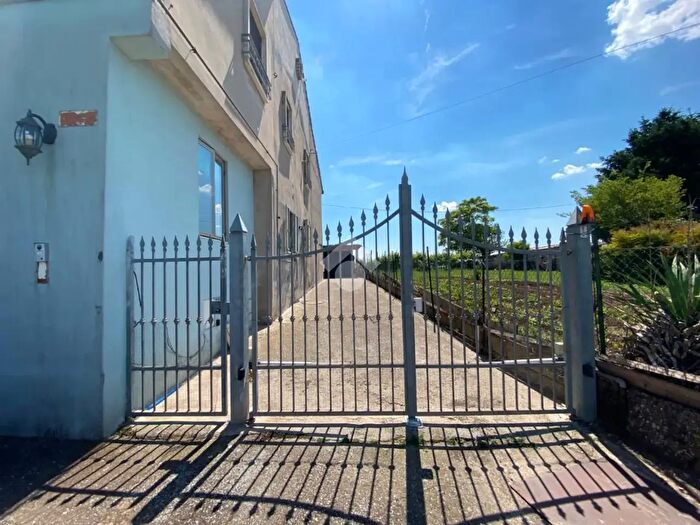 Casa quadrilocale in vendita in Via Romola, Lonigo