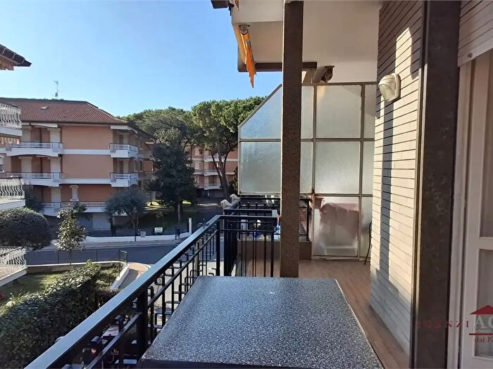 Appartamento trilocale in vendita in Via Bigarella, Bordighera