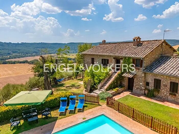 Casa con 6 locali in vendita in Via Tiberina, Narni