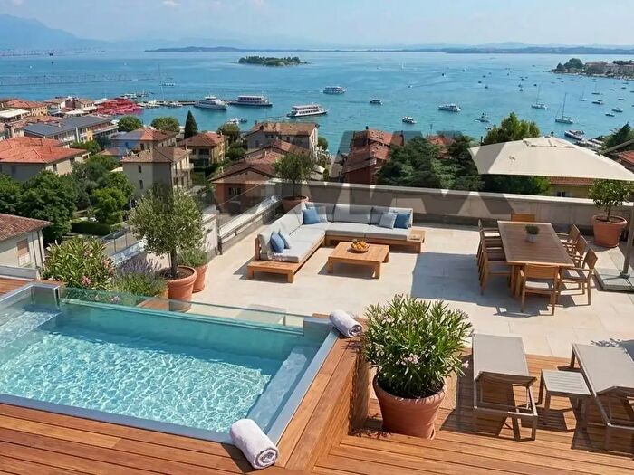 Appartamento quadrilocale in vendita in Via Veneto, Desenzano Del Garda