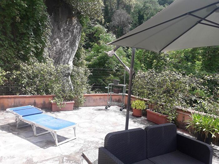 Casa con 6 locali in vendita in Pietrasanta