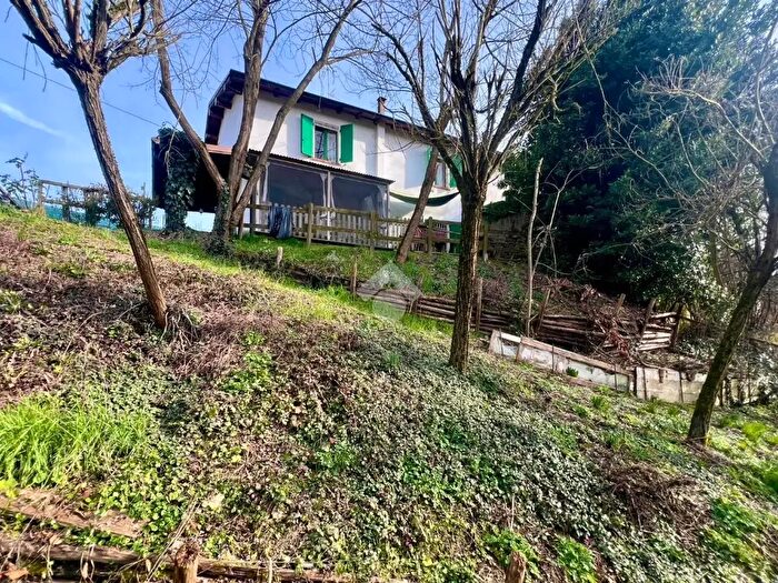 Casa trilocale in vendita in Frazione Michelazza, Montecalvo Versiggia