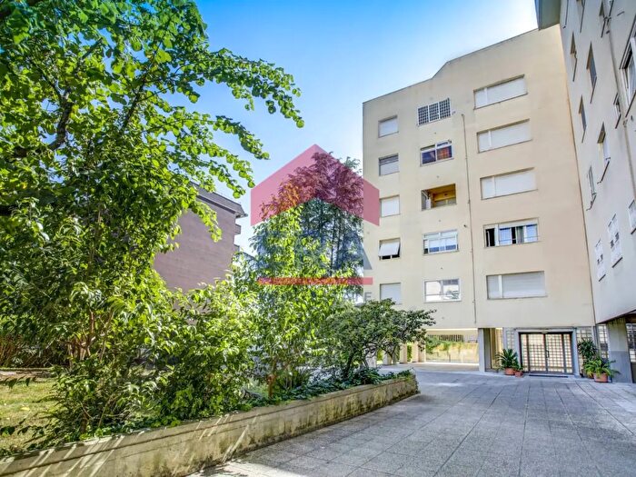 Appartamento quadrilocale in vendita in Largo Valerio Bacigalupo, Roma